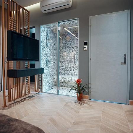 Monza Mirror Apartment Kikinda Екстер'єр фото