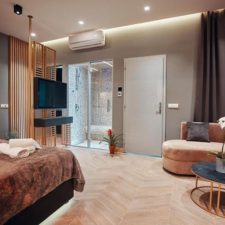 Monza Mirror Apartment Kikinda Екстер'єр фото
